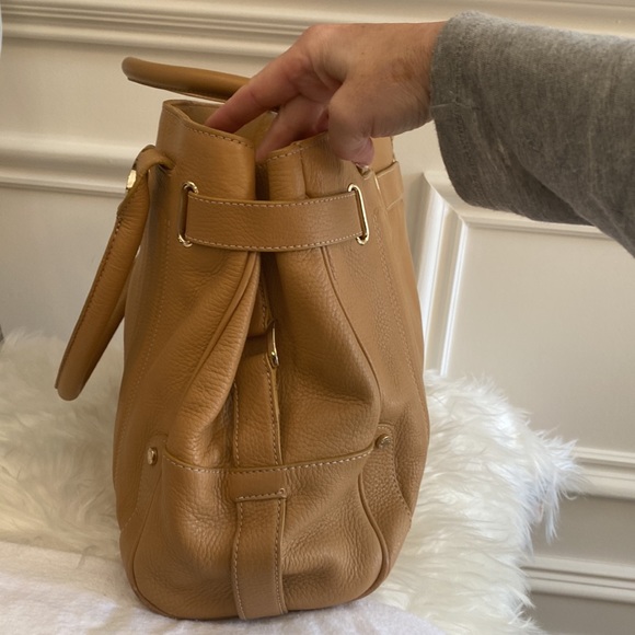 Charles David Beige Shoulder Bag Pre-0wned - Picture 5 of 13